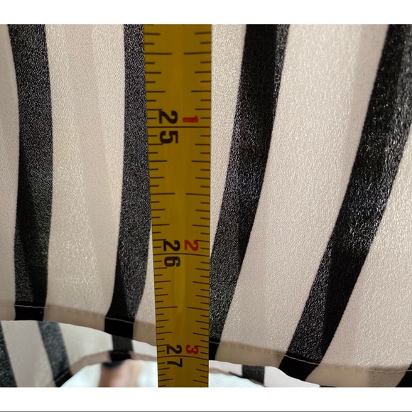 Express Black & White Button Down Blouse - Picture 9 of 10